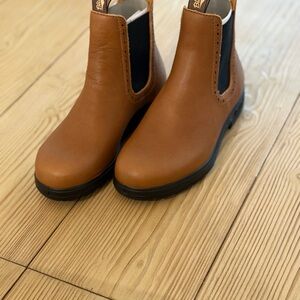 Blundstone 2215 women’s size 3.5 UK or 6.5 US leather camel NEW